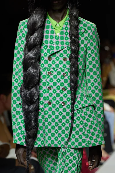 Look 9